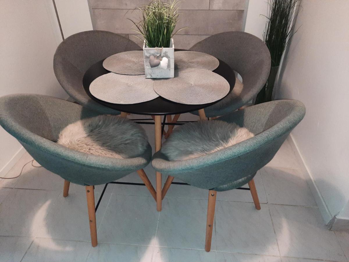 Downtown'S Pearl Apartment Pecs Bagian luar foto