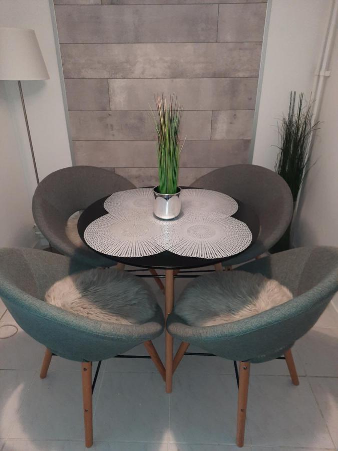 Downtown'S Pearl Apartment Pecs Bagian luar foto