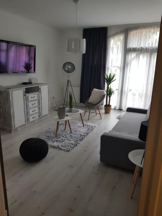 Downtown'S Pearl Apartment Pecs Bagian luar foto