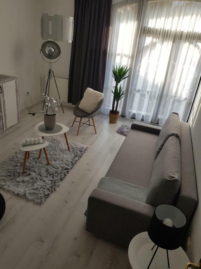 Downtown'S Pearl Apartment Pecs Bagian luar foto