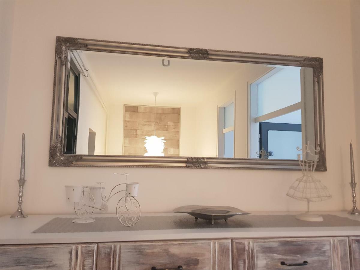 Downtown'S Pearl Apartment Pecs Bagian luar foto