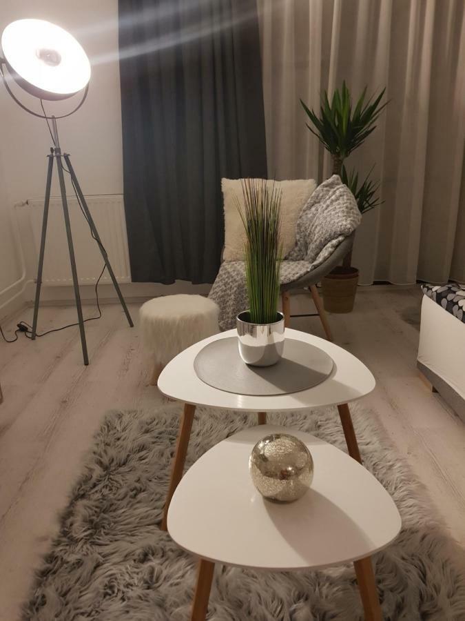 Downtown'S Pearl Apartment Pecs Bagian luar foto