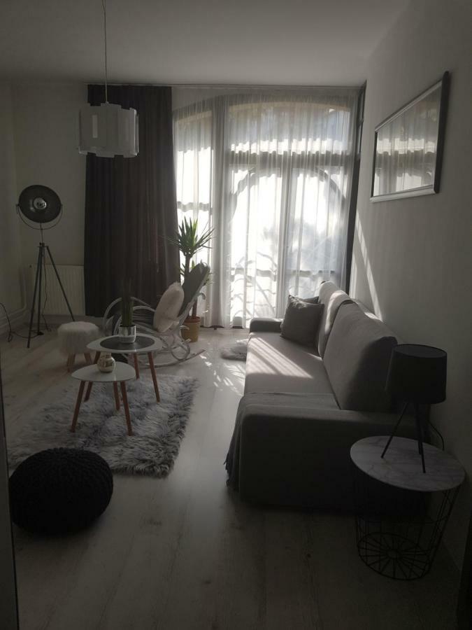 Downtown'S Pearl Apartment Pecs Bagian luar foto