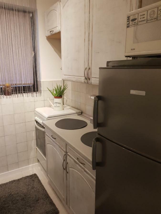 Downtown'S Pearl Apartment Pecs Bagian luar foto
