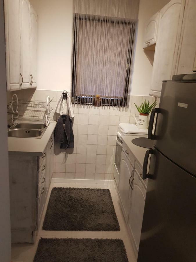 Downtown'S Pearl Apartment Pecs Bagian luar foto